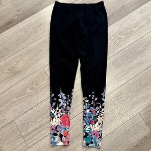 Soft Surroundings Black Leggings with Floral Design Size XS